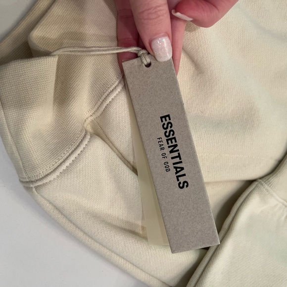 NEW ESSENTIALS FEAR OF GOD KIDS HOODIE SWEATSHIRT | 6/7 SMALL | EGGSHELL CREAM - Picture 8 of 16